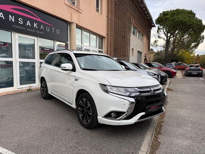Mitsubishi Outlander 2.0 MIVEC 16V 163 Plug in Hybrid 4WD SS  Blanc de 2017