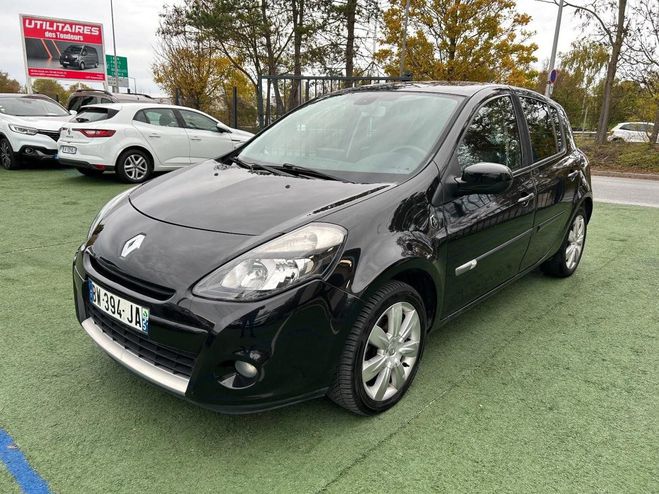 Cliquer pour voir la photo suivante Renault Clio 1.5 DCI 90 XV-DE-FRANCE Noir de 2011