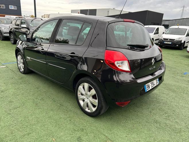 Renault Clio 1.5 DCI 90 XV-DE-FRANCE Noir de 2011