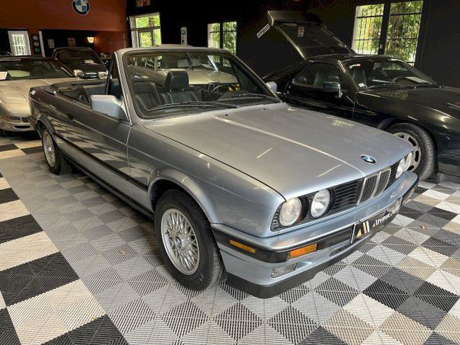 BMW Serie 3 325ia E30 Cabriolet BLEU CLAIR de 1991