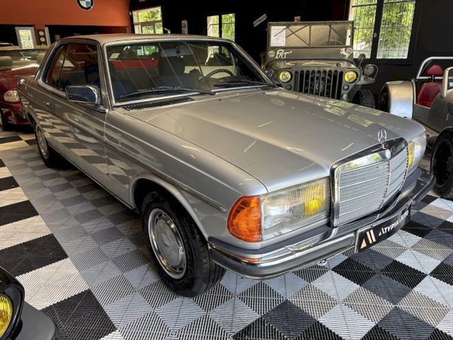 Mercedes 230 W123 Coup 230Ce Bva Gris Clair de 1981