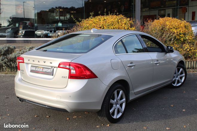 Volvo S60 II (2) 2.0 D2 120 MOMENTUM BUSINESS Gara Gris de 2017