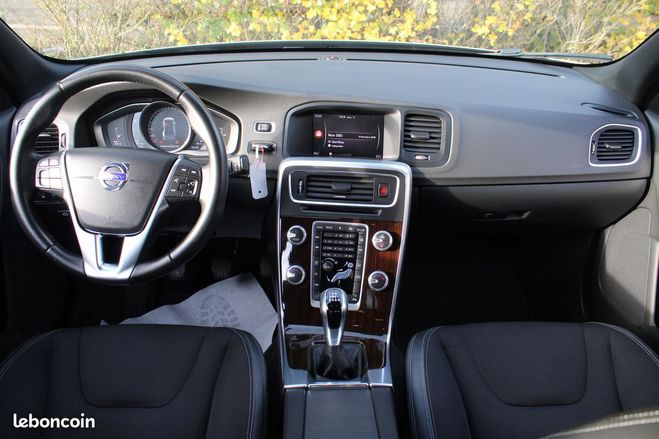 Volvo S60 II (2) 2.0 D2 120 MOMENTUM BUSINESS Gara Gris de 2017