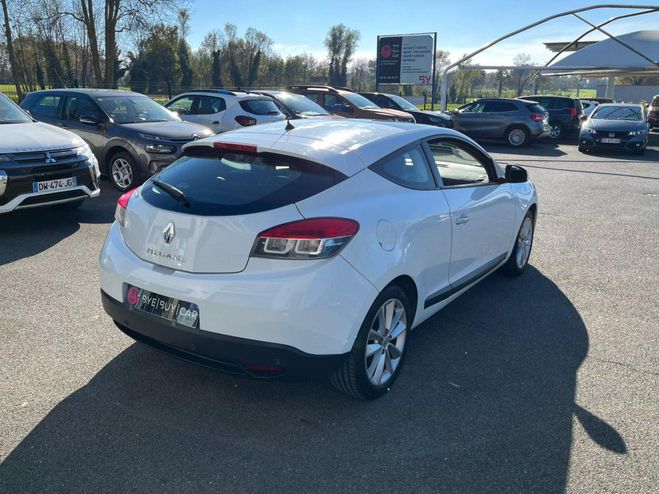 Renault Megane 3 Coup 1.5 dCi 110 PRIVILEGE BV6 TOIT P BLANC de 2011
