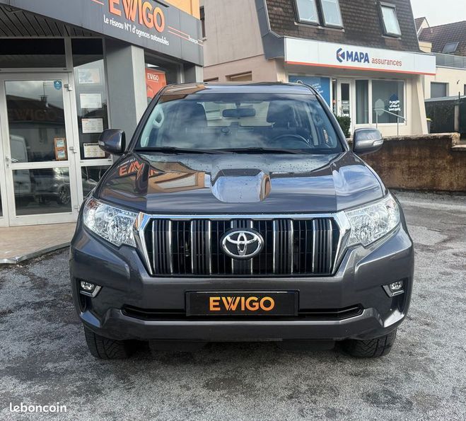 Toyota Land Cruiser 2.8 d-4d 204 ch 4x4 tva recuperable Gris de 2023