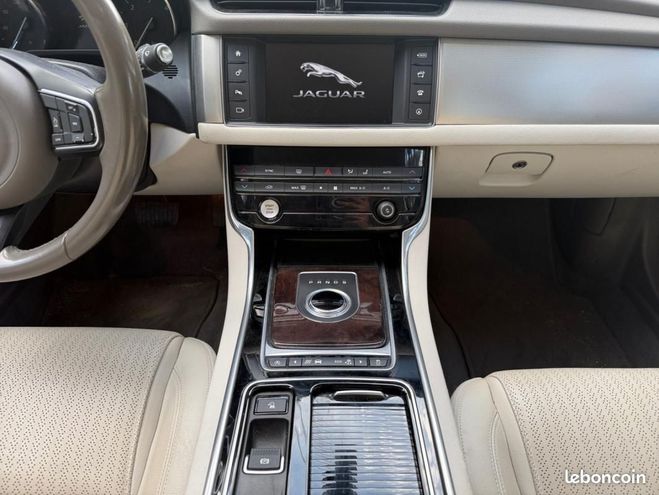 Jaguar XF 2.0 D 165 E-PERFORMANCE PURE BVA8 -2 EME Bleu de 2016