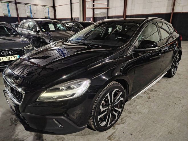 Cliquer pour voir la photo suivante Volvo V40 Cross Country Phase 2 1.5 T3 152 Luxe Ge NOIR de 2017