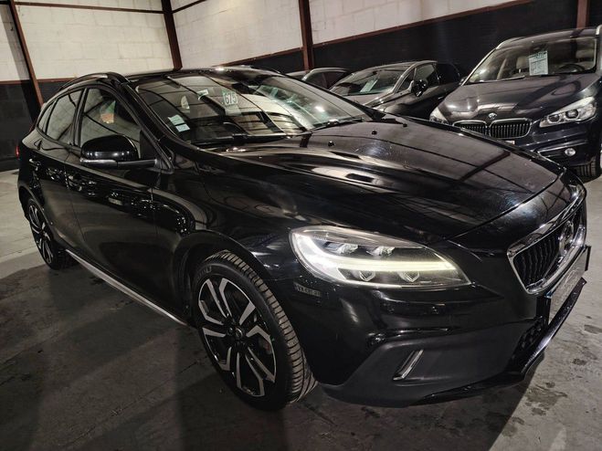 Volvo V40 Cross Country Phase 2 1.5 T3 152 Luxe Ge NOIR de 2017