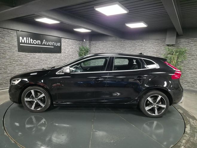 Volvo V40 D2 - 120 R-Design NOIR de 2019