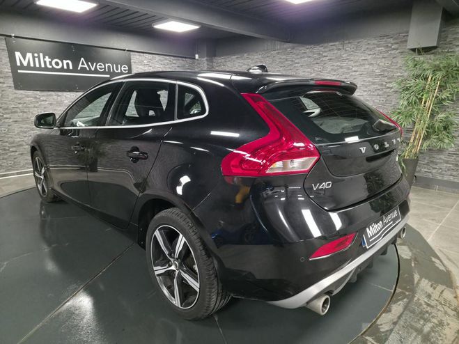 Volvo V40 D2 - 120 R-Design NOIR de 2019