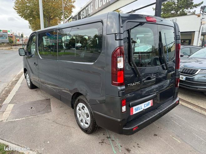 Renault Trafic 2.0 dci 150ch 9 Places 1 re Main Gris de 2021