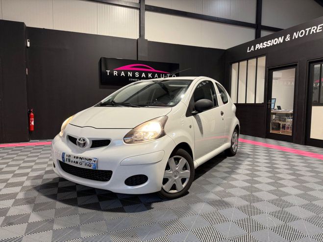 Cliquer pour voir la photo suivante Toyota Aygo 1.0 VVT-i Confort - très bon état Blanc de 2009