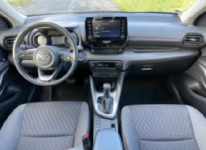 Toyota Yaris 1.5 116ch FULL HYBRID DESIGN  de 2022