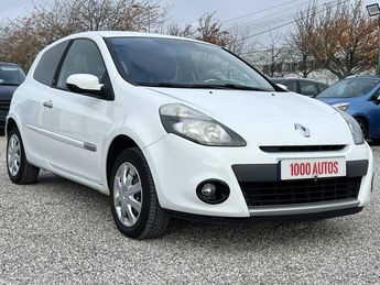  Voir détails -Renault Clio III (K85) 1.2 16v 75ch Expression Clim à Roncq (59)