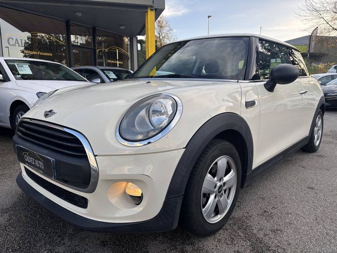 Mini Cooper II (F56) One 75 Salt BLANC de 2017