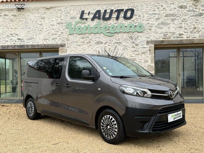 Toyota Proace Combi 2.0 D-4D 140ch Dynamic Confort BVM Gris de 2023