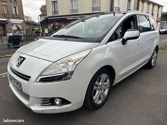Peugeot 5008 1.6l HDI 112cv 7 places Blanc de 2011