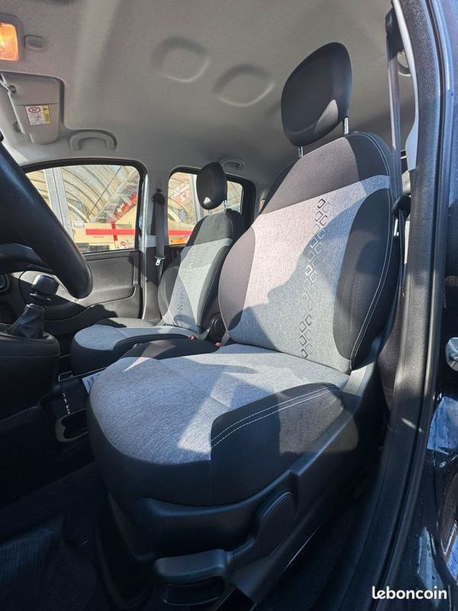 Fiat Panda III 1.2 8v 69ch S&S Lounge Noir de 2019