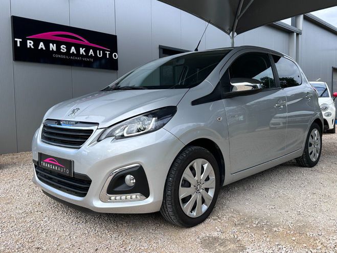 Cliquer pour voir la photo suivante Peugeot 108 VTi 72ch SS BVM5 Style / CarPlay / Suivi Gris de 2021
