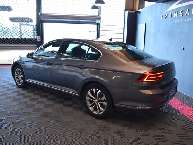Volkswagen Passat 1.4 TSI 150 DSG7 Carat Gris de 2015