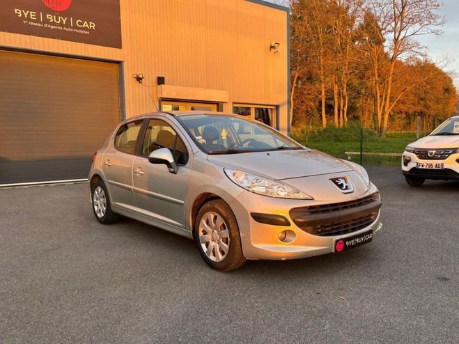 Peugeot 207 1.6 HDi 16V 90 5 PORTES Premium CLIM GAR GRIS CLAIR de 2009