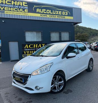  Voir détails -Peugeot 208 1.2 82 cv garantie à Draguignan (83)