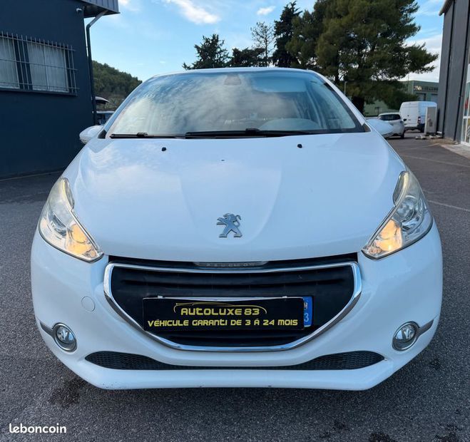 Peugeot 208 1.2 82 cv garantie Blanc de 2014