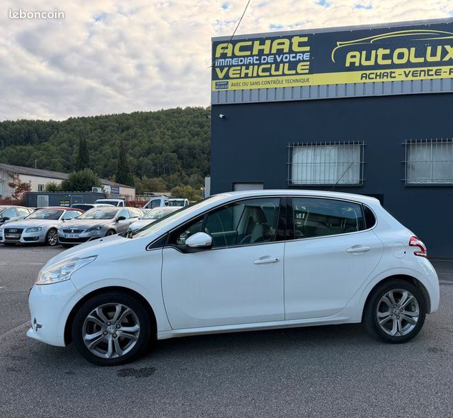Peugeot 208 1.2 82 cv garantie Blanc de 2014