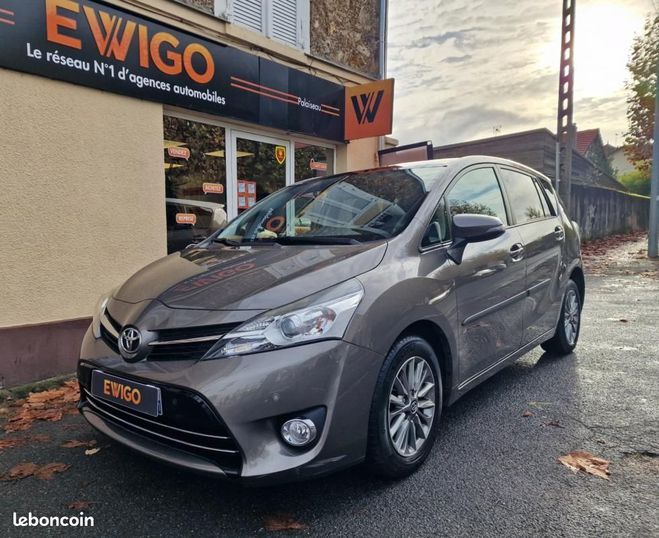 Toyota Verso 1.6 D4D 110 DESIGN-TOIT PANORAMIQUE-CAME Marron de 2016