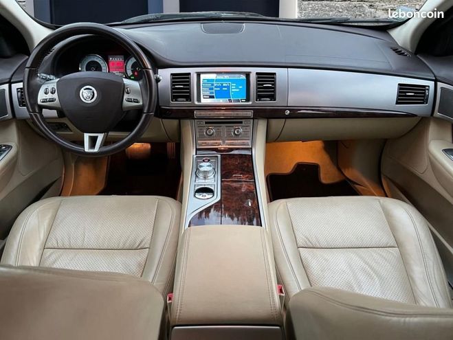 Jaguar XF 3.0 D 210 LUXURY PREMIUM BVA Noir de 2010