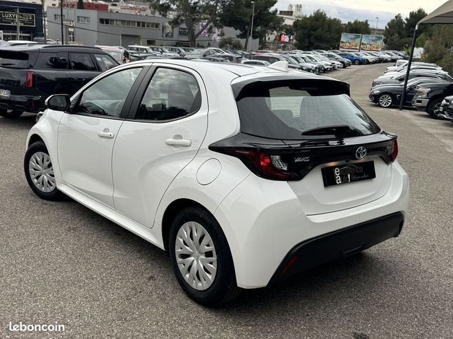 Toyota Yaris 116H DYNAMIC 5P MY22 Blanc de 2023