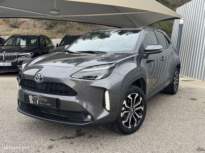Toyota Yaris Cross 116H DESIGN MY22 Gris de 2023