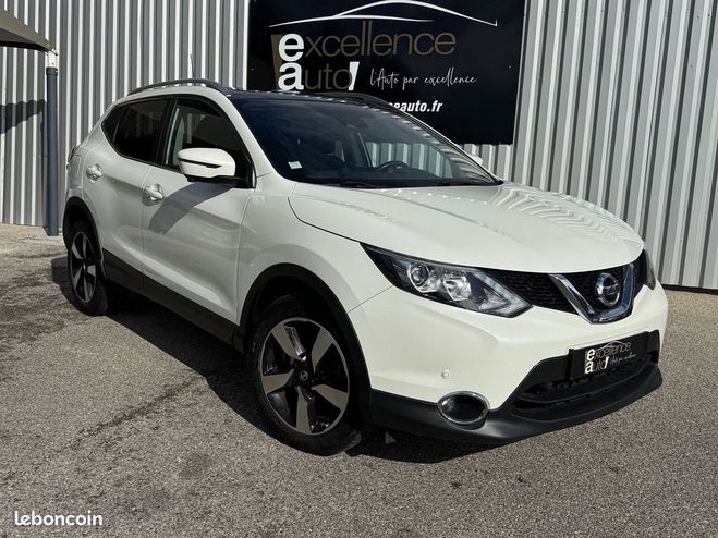 Cliquer pour voir la photo suivante Nissan Qashqai 1.5 DCI 110CH N-CONNECTA Blanc de 2017