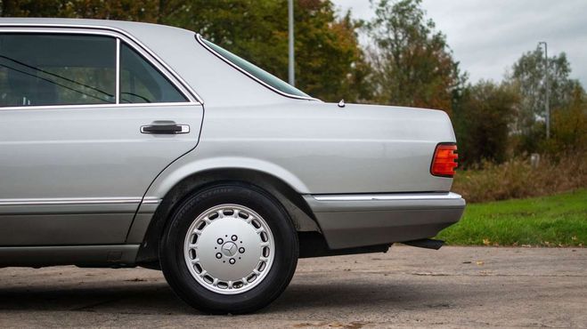 Mercedes Classe S 300 SE | FULL HISTORY | LIKE NEW UNRESTO Gris de 1989