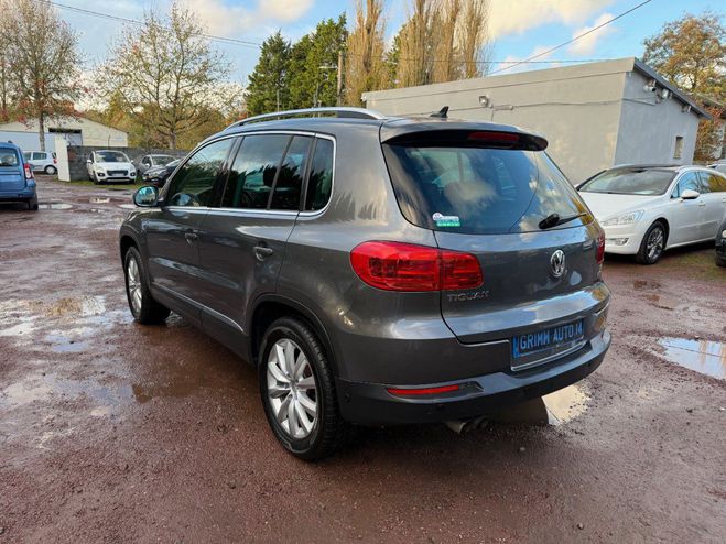 Volkswagen Tiguan 1.4 TSI 122 Sportline BlueMotion Technol Gris de 2013