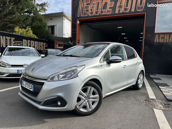 Cliquer pour voir la photo suivante Peugeot 208 1.2 PURETECH 82CH STYLE 5P Gris de 2017