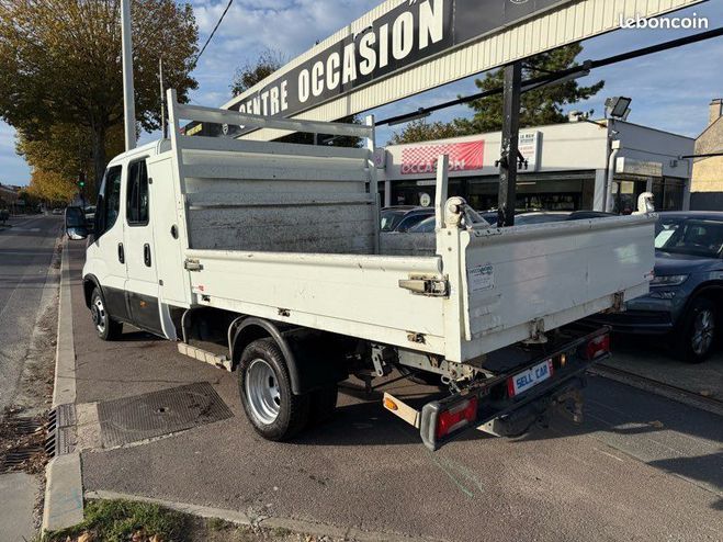 Iveco Daily Benne   Coffre 35-140 6 places Blanc de 2020