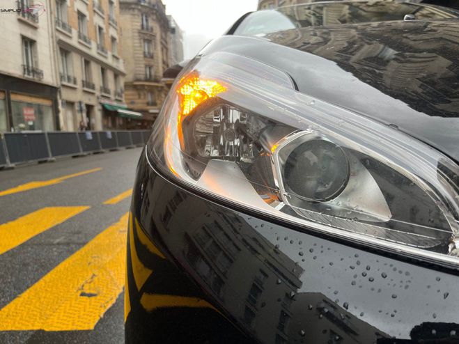 Peugeot 208 1.2 PureTech 82ch BVM5 Allure Noir de 2017