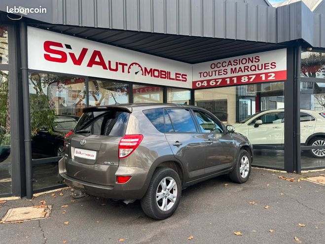 Toyota RAV 4 III 150 D-4D Life 4WD Marron de 2009