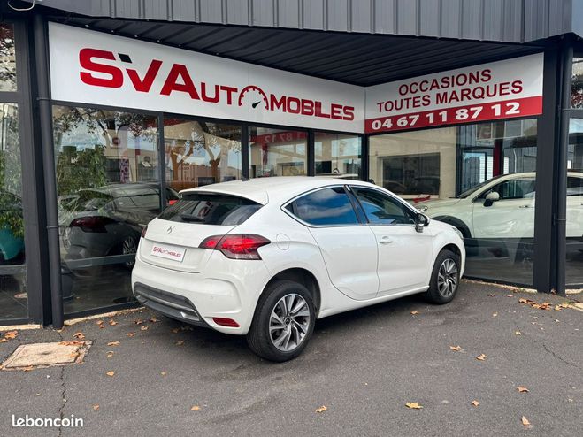 Citroen DS 4 Citron DS4 1.6 BlueHDi 120ch Executiv Blanc de 2015