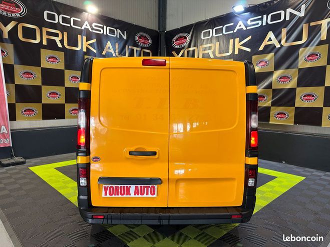 Renault Trafic 3 2.0 Dci 120 cv L2H1 6 places Orange de 2020