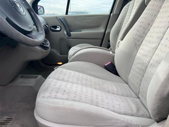 Renault Grand Scenic II 1.9 DCI 125 CONFORT AUTHENTIQUE 7PL Gris fonc de 2006