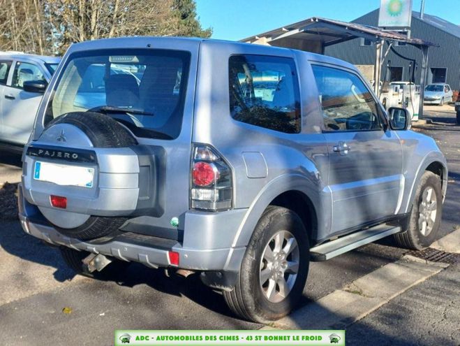 Mitsubishi Pajero III (2) 3.2 DI-D 200 INTENSE B MECA 3PTE Gris Clair de 2014