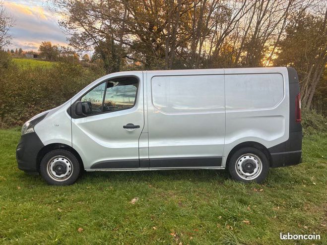 Cliquer pour voir la photo suivante Opel Vivaro 2019 100cv 128000kil 2 places idéal pour de 2019