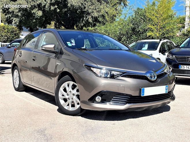 Toyota Auris HSD 136H DYNAMIC Gris de 2016