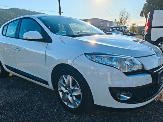 Cliquer pour voir la photo suivante Renault Megane 3 dci Blanche de 2012