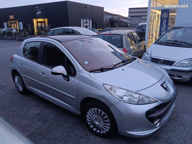 Peugeot 207 Belle hdi feline 11 2008 pack 107000 kms Gris de 2008