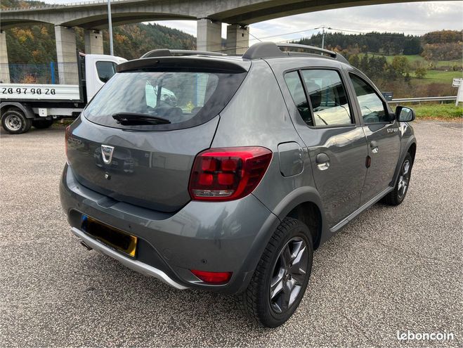 Dacia Sandero Stepway Celebration 0.9 TCe 90ch Gris de 2017