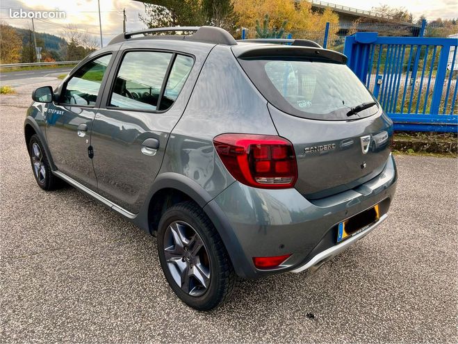 Dacia Sandero Stepway Celebration 0.9 TCe 90ch Gris de 2017