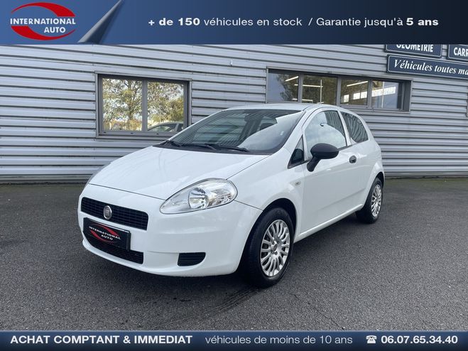 Fiat Grande Punto 1.3 MULTIJET 16V 75CH CULT 3P BLANC de 2010